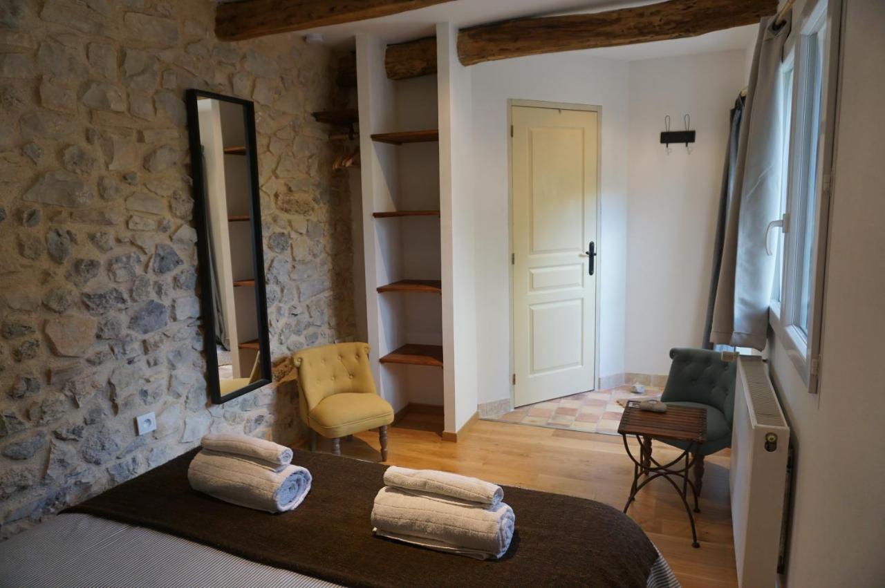 Malia - Chambres D'Hotes & Gite Barret-de-Lioure Esterno foto