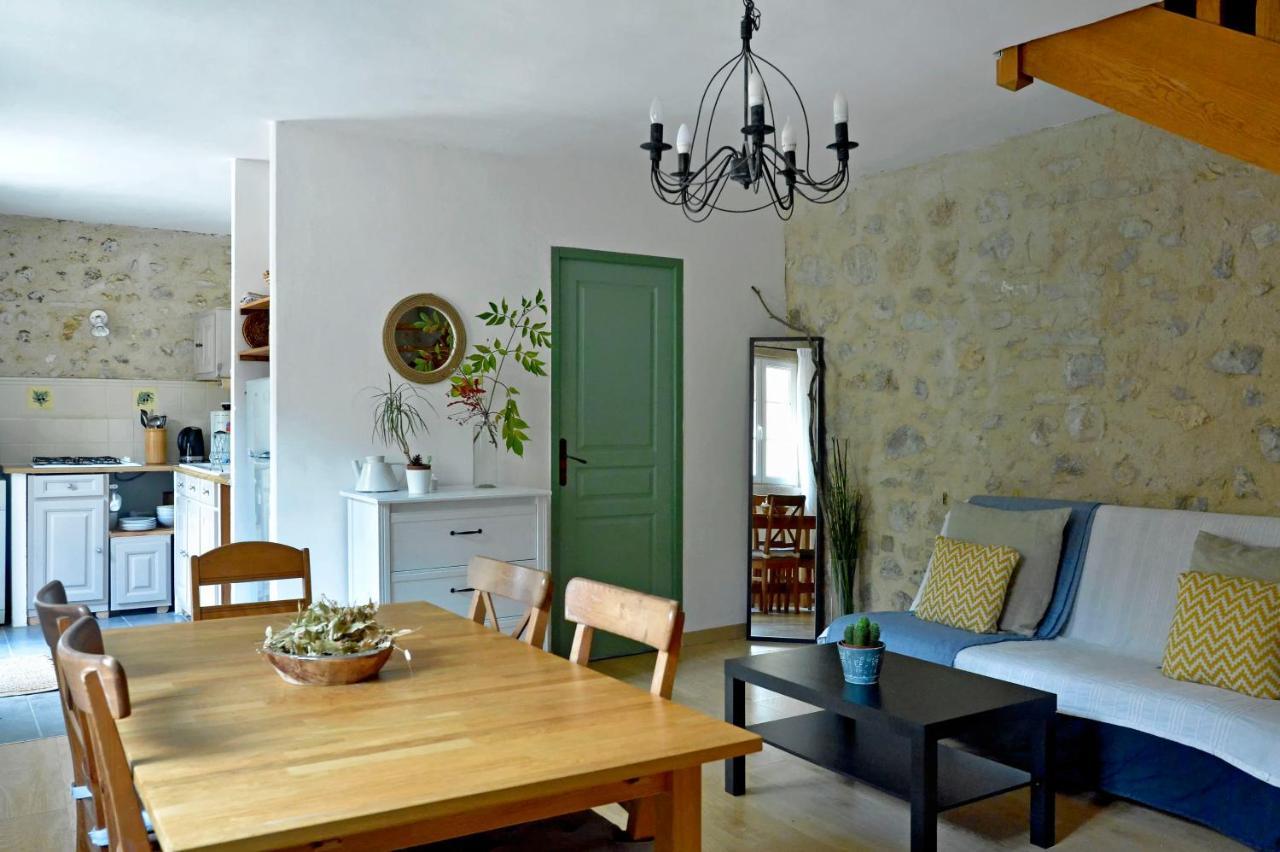 Malia - Chambres D'Hotes & Gite Barret-de-Lioure Esterno foto